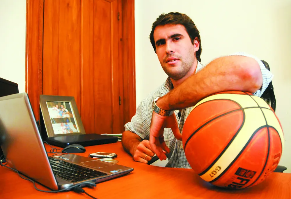 Joaquín Izuibejeres, jugador de Trouville y director comercial de EMB Partner