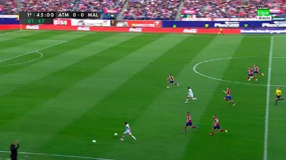 Dos pelotas en la cancha