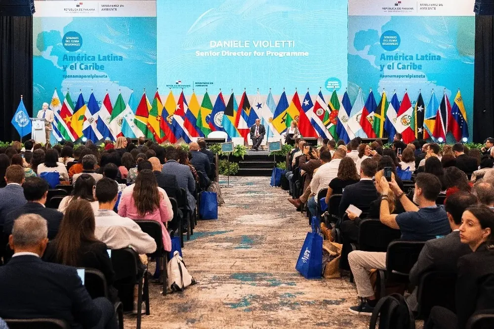 El encuentro comenzó con llamados a aprovechar las experiencias locales para diseñar soluciones globales que ayuden a frenar el calentamiento del planeta.