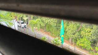 Las fuerzas del régimen chavista apostadas en las afueras de la embajada argentina en Caracas, bajo custodia brasileña desde agosto