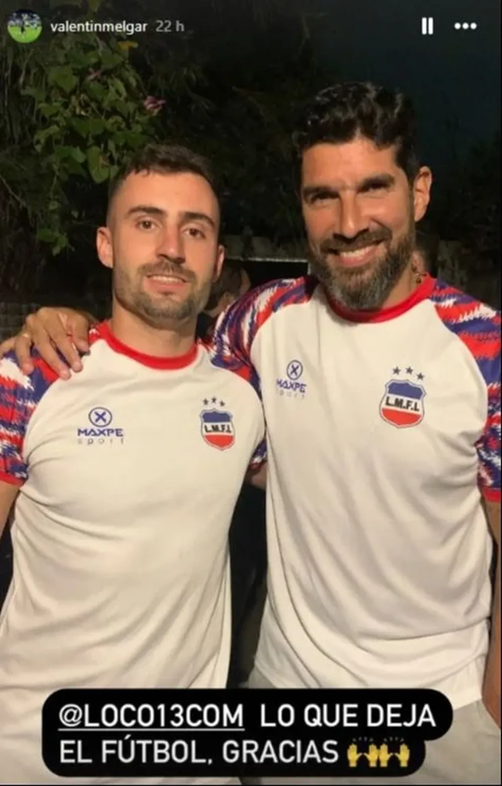 El arquero de Lavalleja, Valentín Melgar, y Sebastián Abreu