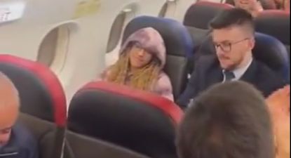 Rebeca Andrade descubierta en el avión