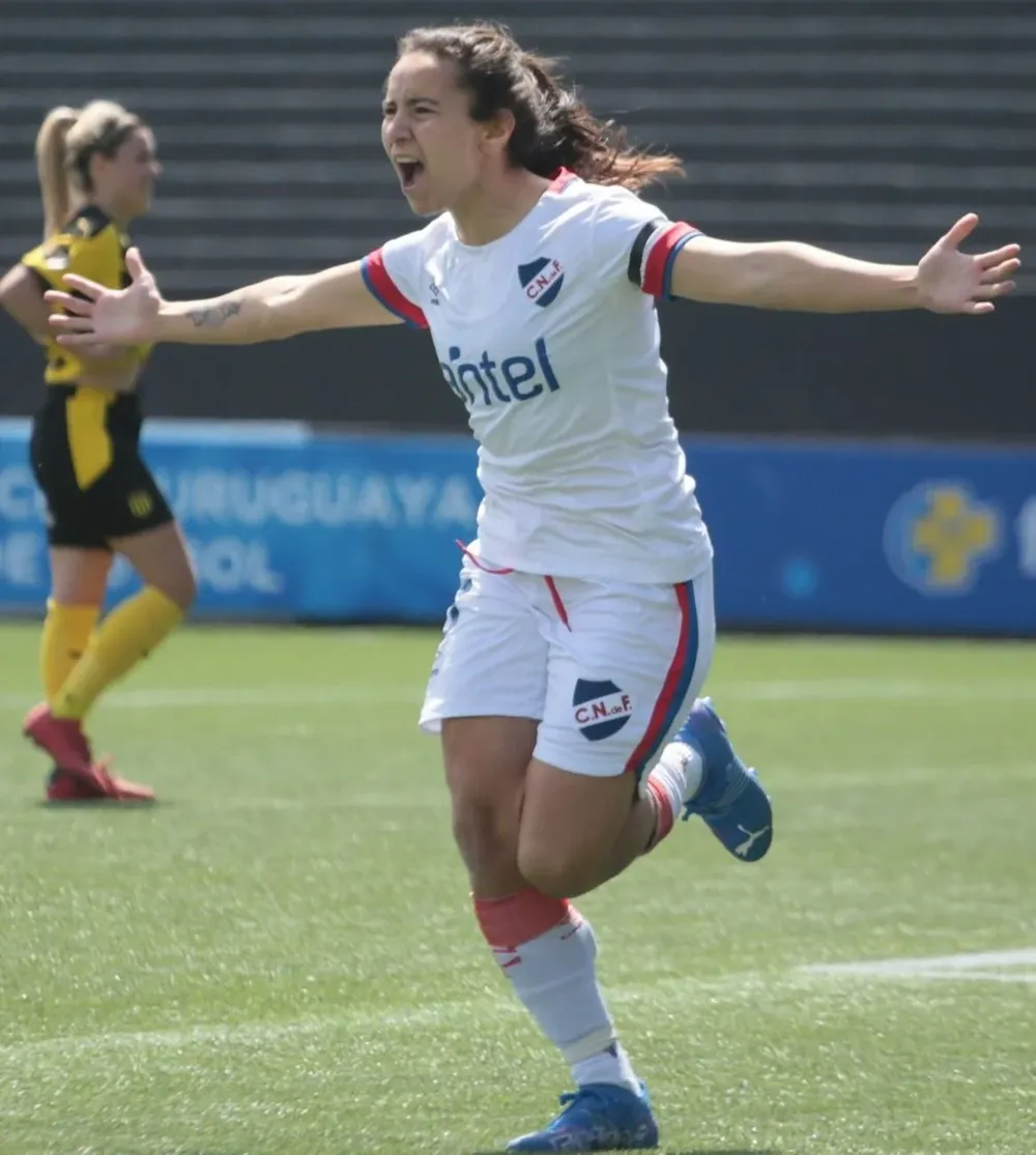 La goleadora Esperanza Pizarro