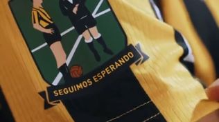 La insignia de la camiseta de Peñarol