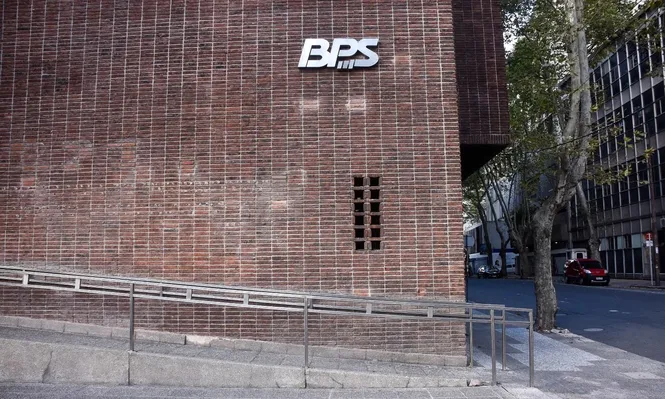 Durante abril el BPS solo atenderá servicios esenciales