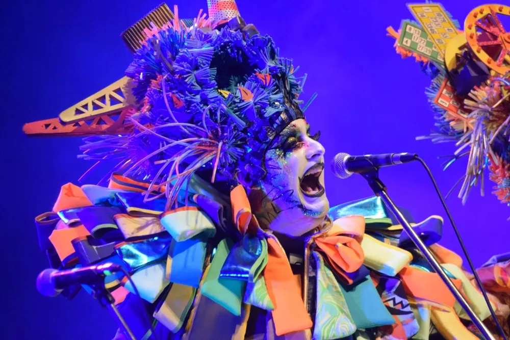 Murga Nos Obligan a Salir.