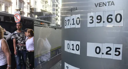 El dólar cayó fuerte y se alejó de los $ 39 en el interbancario