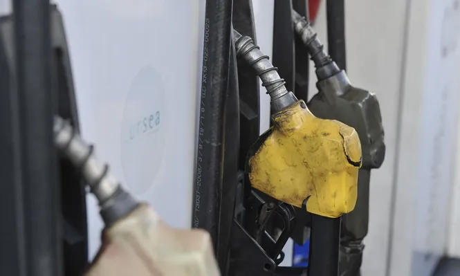 La nafta súper 95 se mantendrá a $ 74,88 el litro, la súper 97 a $77,09 y el gasoil a $ 64,99