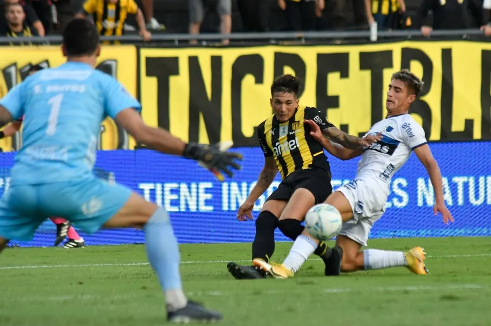 Peñarol, el último que le ganó al campeón Liverpool