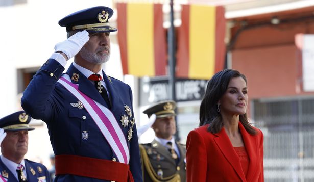 El rey Felipe VI y la reina Letizia presiden en Oviedo el acto central conmemorativo del Día de las Fuerzas Armadas