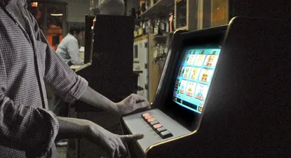 Tragamonedas: cortocircuito entre empresas y gobierno por legalidad del negocio