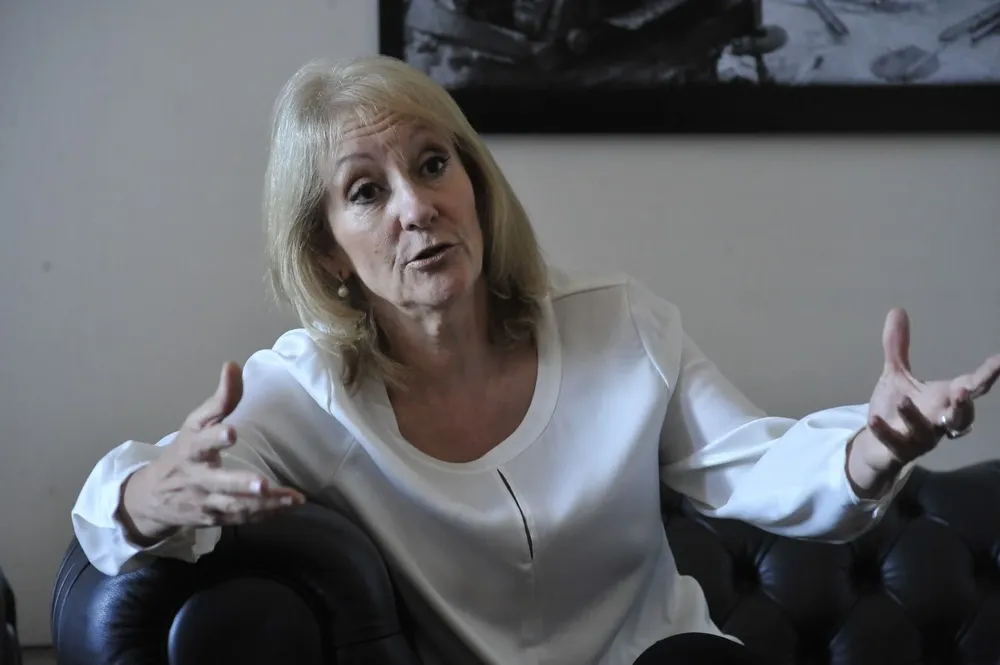 La intendenta publicó un tuit la mañana de este jueves, con el ofrecimiento