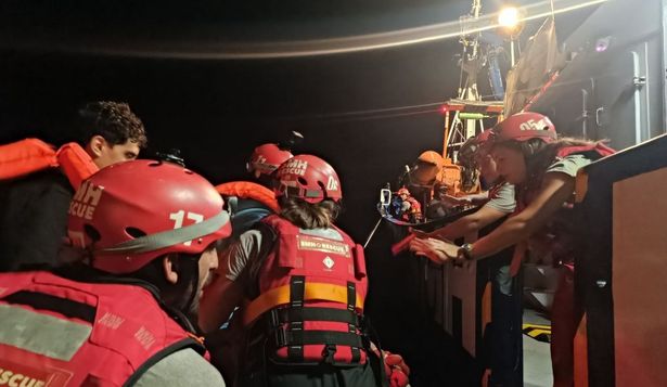El barco Aita Mari rescata en el Mediterráneo a 34 personas - SMH
