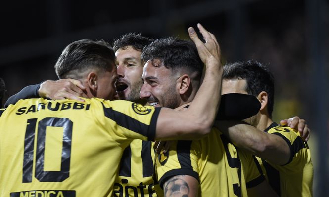 Facundo Batista, festejo. Cerro vs Peñarol, Torneo Clausura.