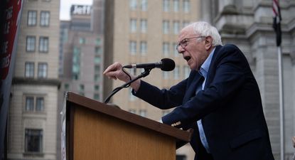 Bernie Sanders y senadores demócratas le piden a Paramount no negociar con Trump en su demanda contra 60 Minutes