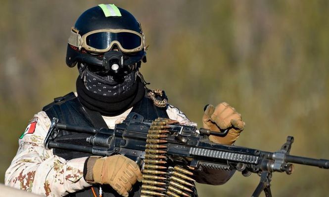 Las fuerzas de seguridad en México deben recurrir al uso de armas de alto calibre para hacer frente al poder de fuego de los carteles de la droga.