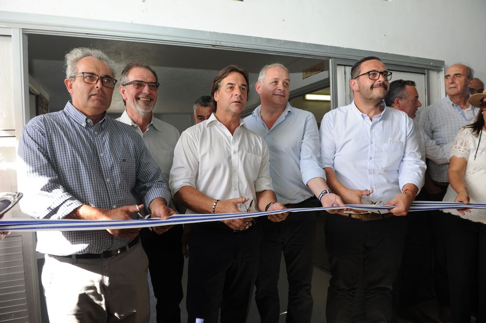 Acto inaugural de una nueva zafra de miel.