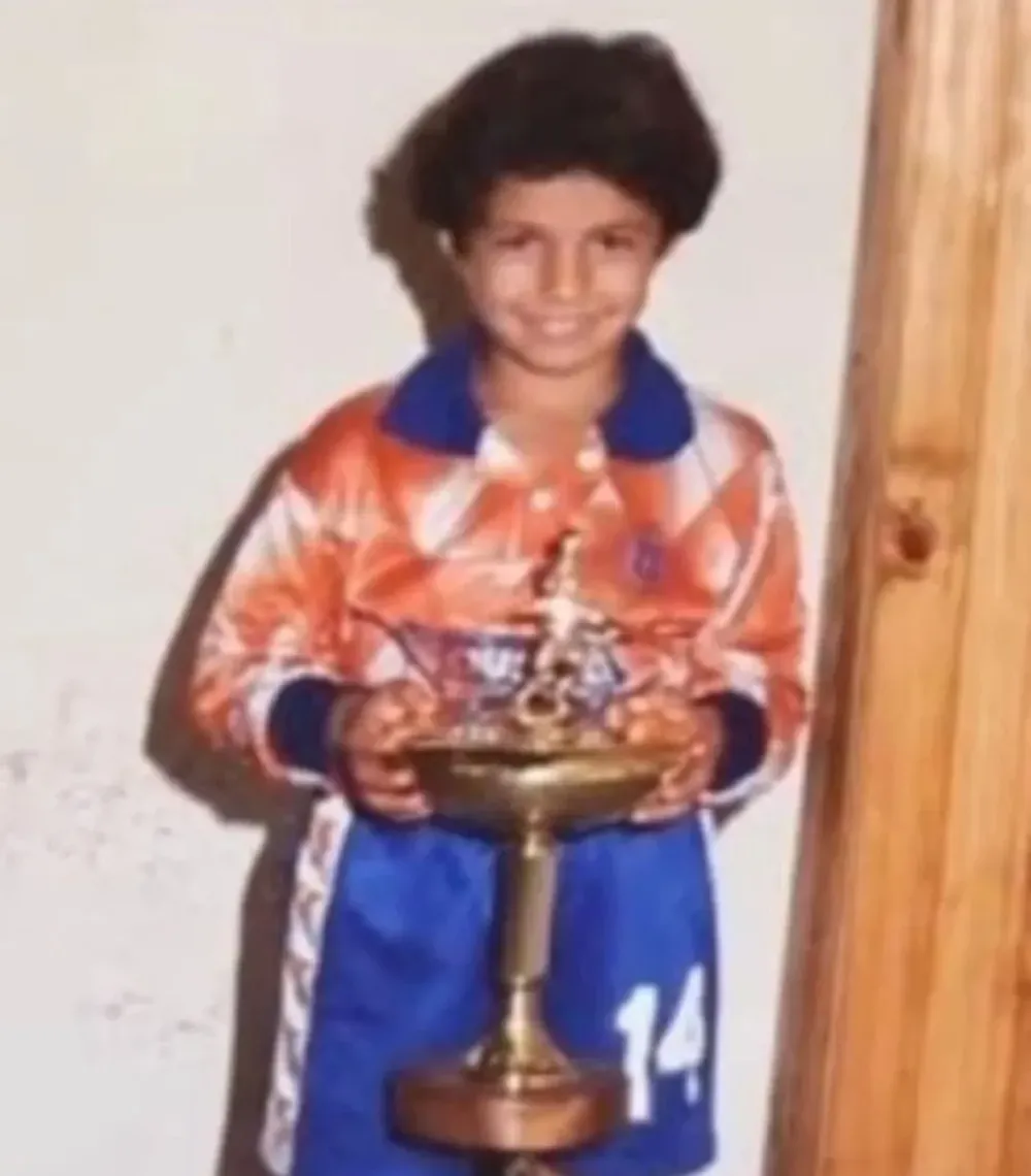 Suárz con un trofeo desde chiquito