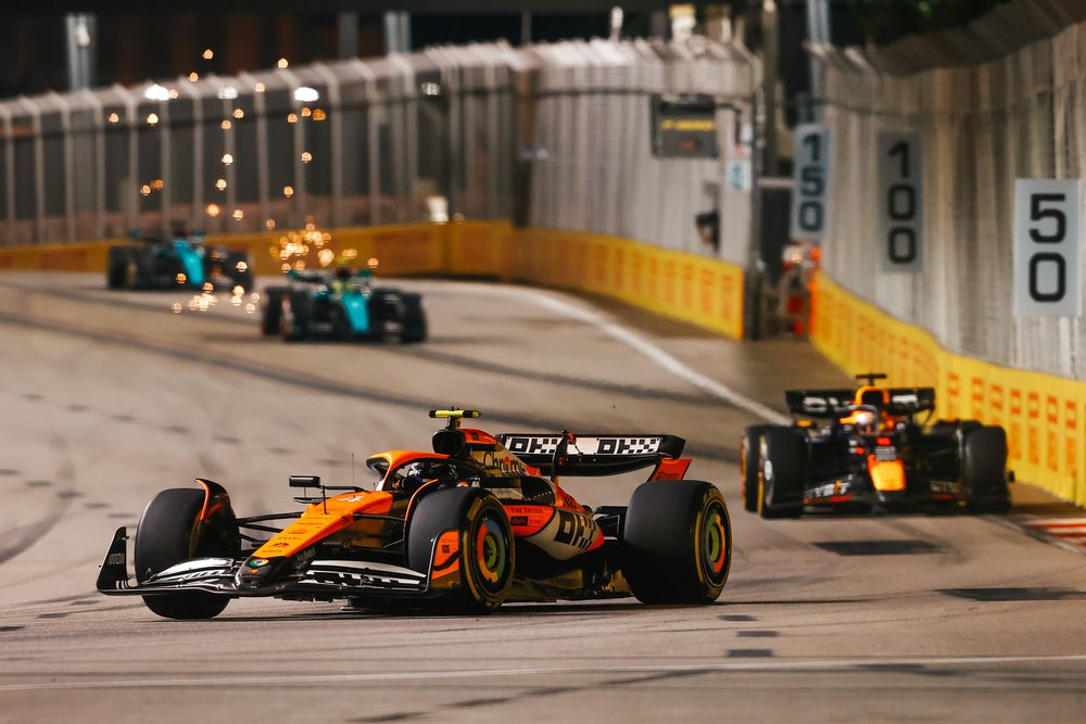 Lando Norris arrasa en Singapur.