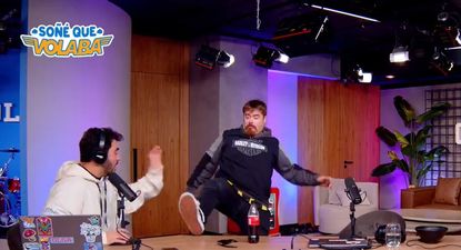 Migue Granados con la camiseta de Peñarol y Lucas Fridman bolso de Nacional