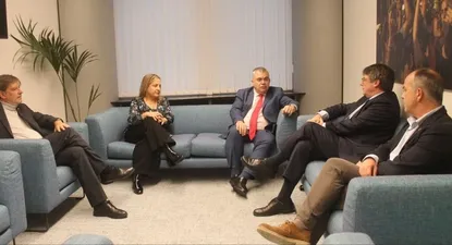 Reunión entre Santos Cerdán y Puigdemont.
