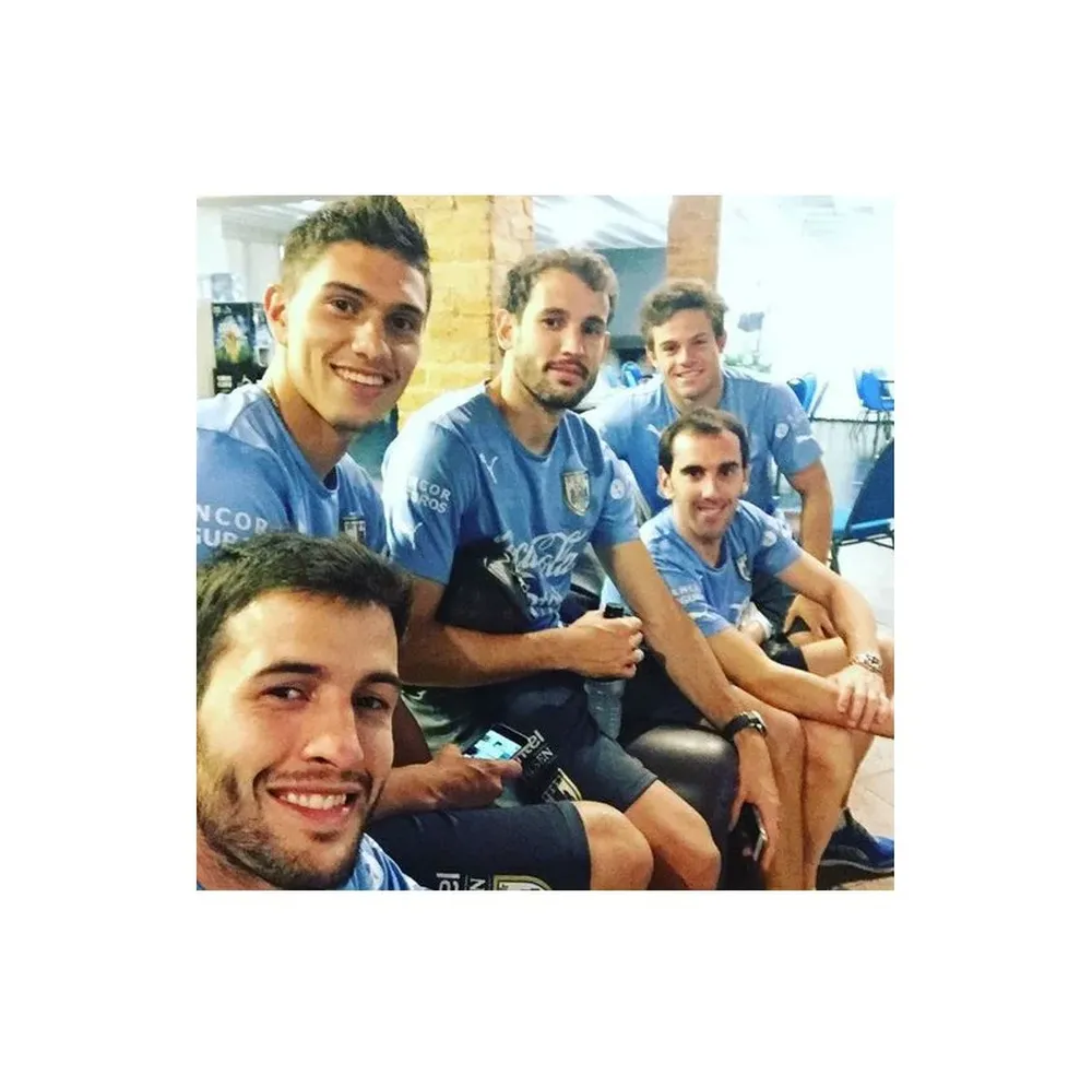 Velázquez, Stuani, Godín y Nandez, el mate previo al asado
