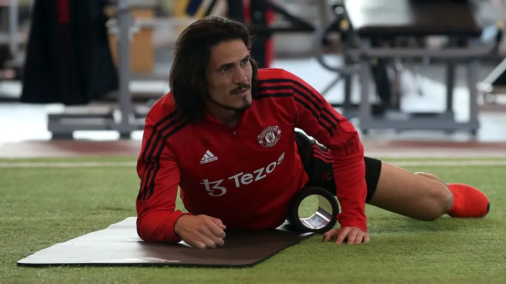 Edinson Cavani en las prácticas en Manchester United