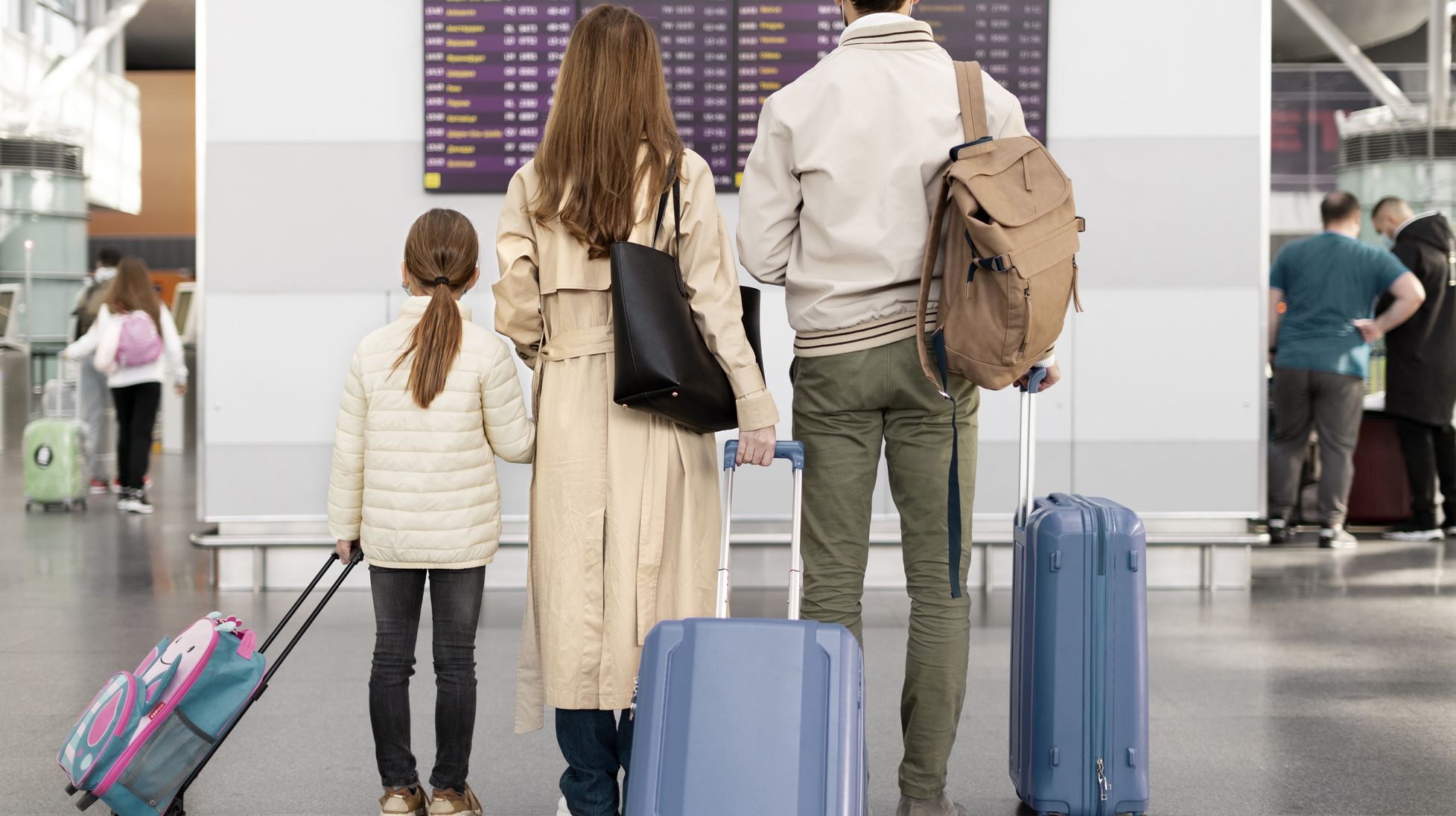full-shot-family-airport.jpg