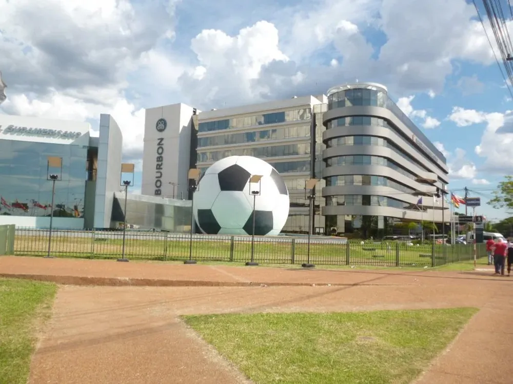 La Copa Sudamericana es uno de los torneos promovidos por la Conmebol.