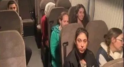 la foto del reencuentro entre shany goren, la uruguaya secuestrada por hamas, y su madre