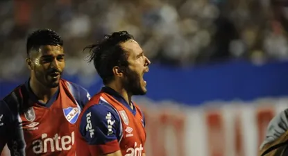 Rodrigo Aguirre y Álvaro González