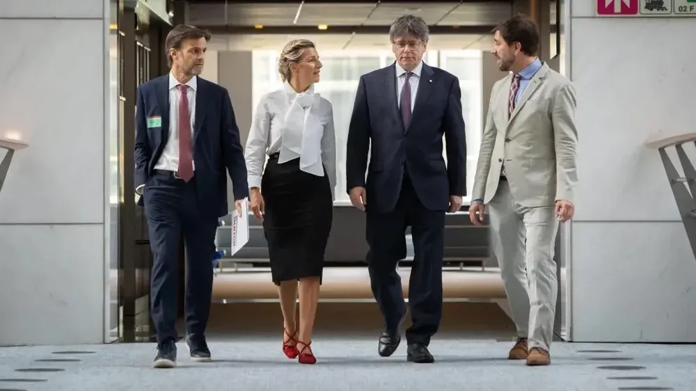 La Vicepresidente Yolanda Díaz y Carles Puigdemont en Bruselas.