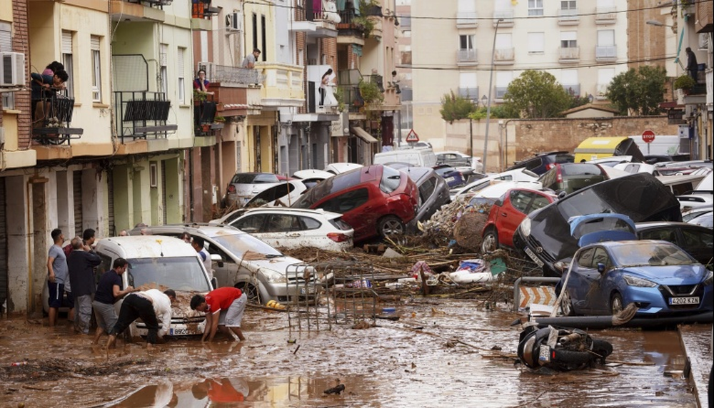 Autos arruinados por la DANA en Valencia