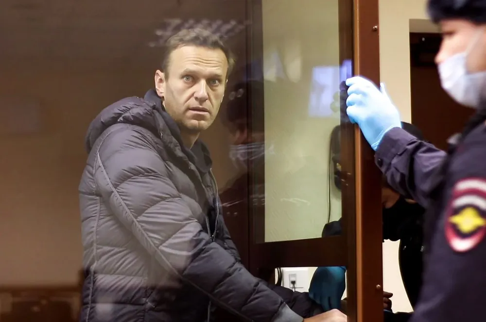 El líder opositor ruso, Alexei Navalny, siendo detenido en Moscú