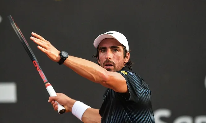 Cuevas pasó con mucho trabajo a la segunda ronda de la qualy de Miami
