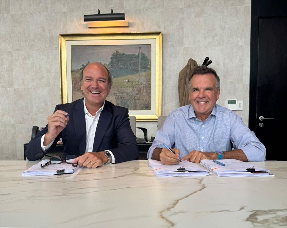 Agustín Tafernaberry, CEO de Itau Uruguay y Martín Guerra, socio fundador de Handy