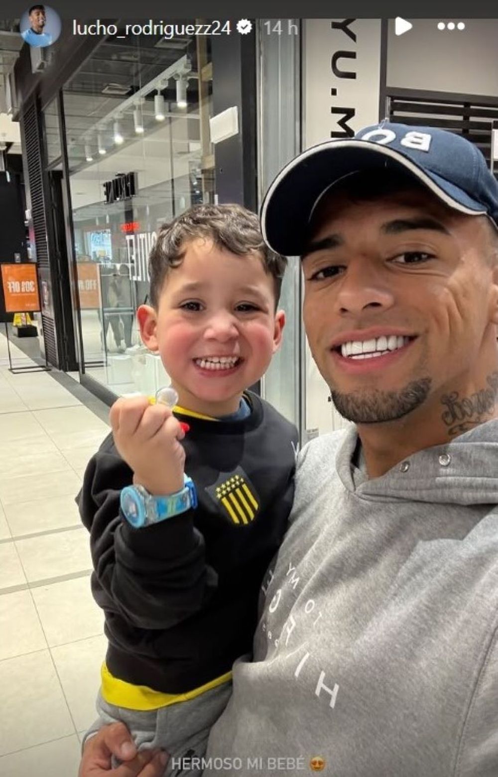 Luciano Rodríguez se mostró con su hijo y un atuendo de Peñarol Luciano Rodríguez se mostró con su hijo y un atuendo de Peñarol