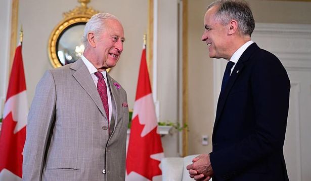 Carlos III con el primer ministro canadiense Mark Carney.
