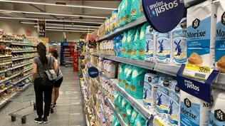 Góndola de supermercado en Argentina.