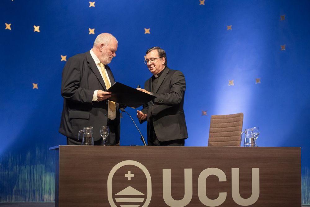 Pablo Atchugarry fue distinguido como doctor honoris causa por la Universidad Católica del Uruguay