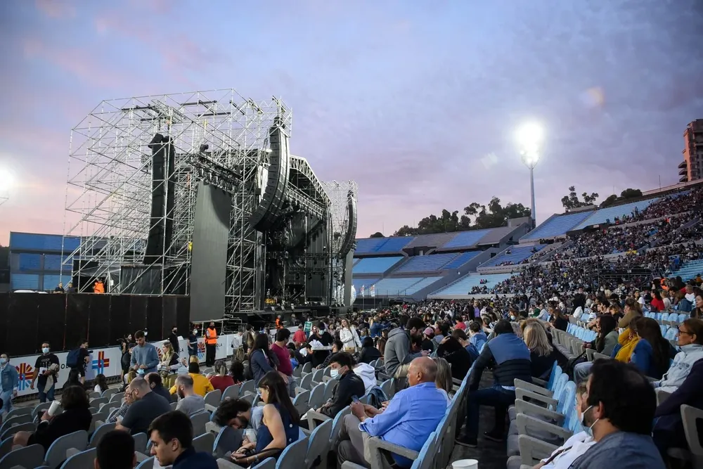 Concierto de No Te Va Gustar en el Estadio Centenario, producido por AM