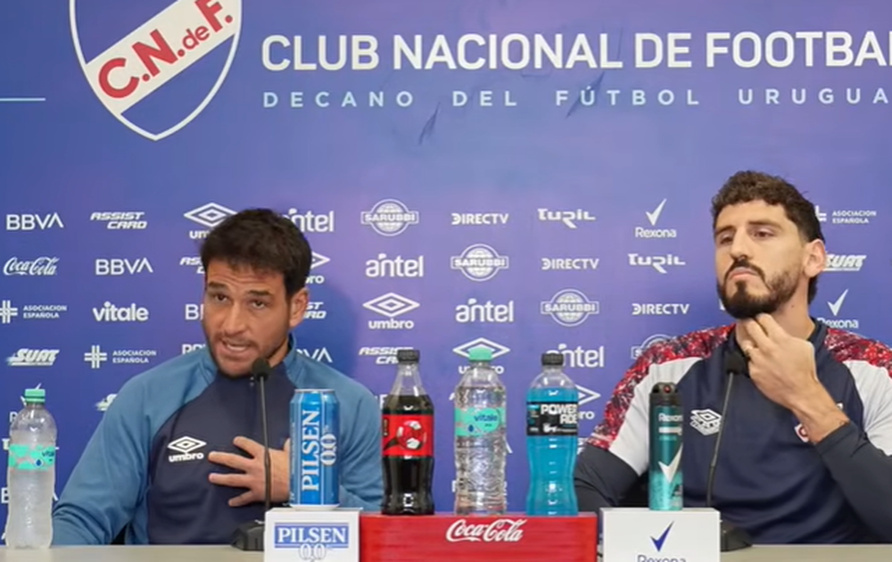 Nicolás Lodeiro y Agustín Rogel en conferencia de prensa
