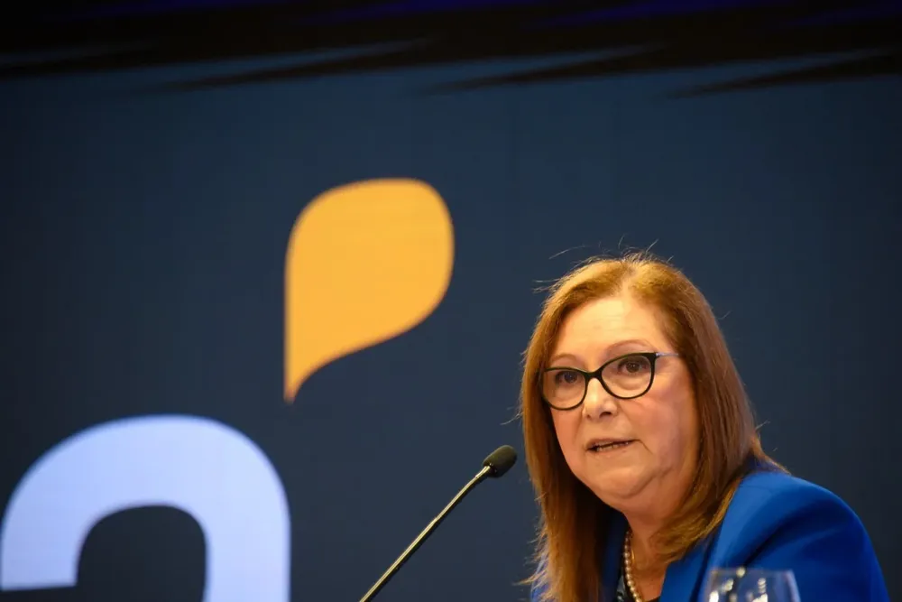 Anabella Suburú asume como presidenta