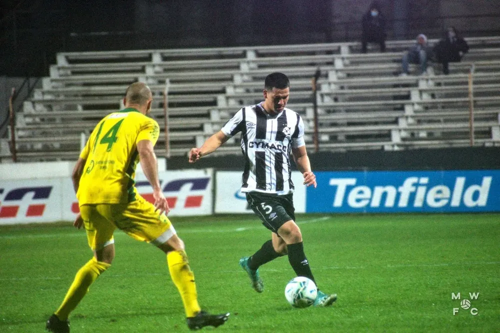 César Araújo, conductor de Wanderers