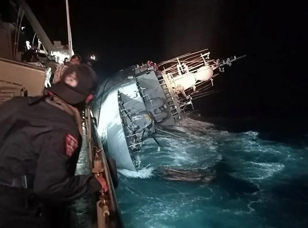 Accidente del barco HTMS Sukhothai en Tailandia