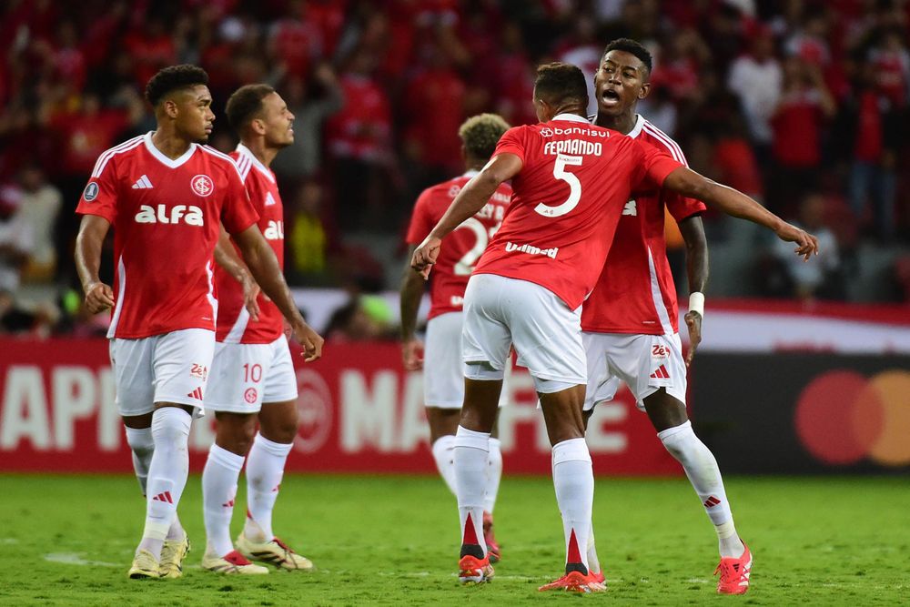 Festejo de uno de los goles de Inter ante Nacional Festejo de uno de los goles de Inter ante Nacional