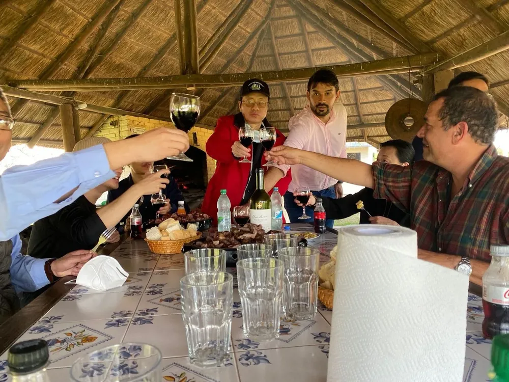 El asado se hizo con cortes de carne Angus,