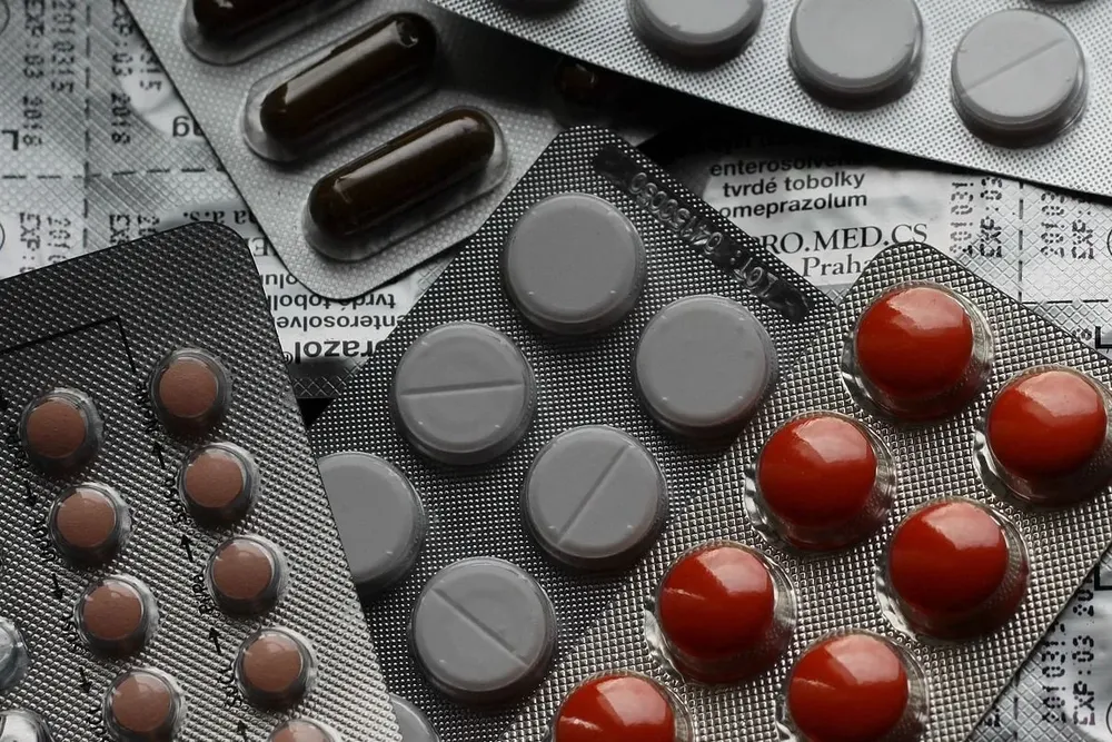 La autorización de un medicamento es asunto médico legal.