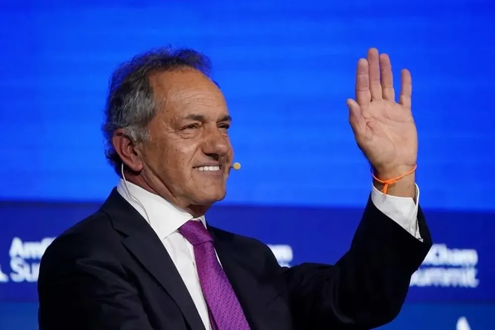 Seguiría como embajador