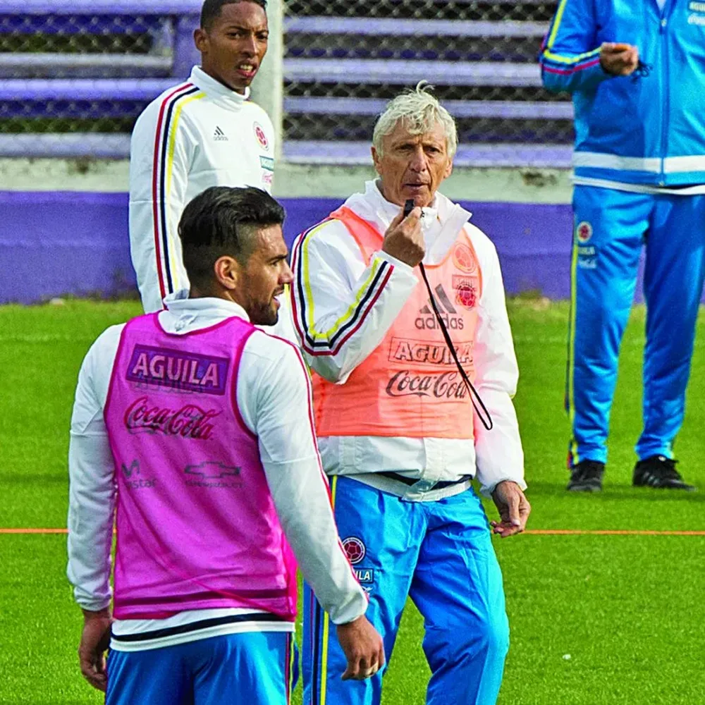 Pekerman dirigiendo la práctica en el Franzini
